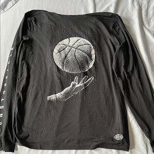 Old Navy Gray Sleeve Shirt with Basketball Graphic